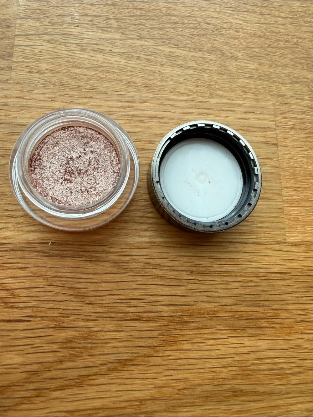 Hourglass SCATTERED LIGHT™ GLITTER EYESHADOW